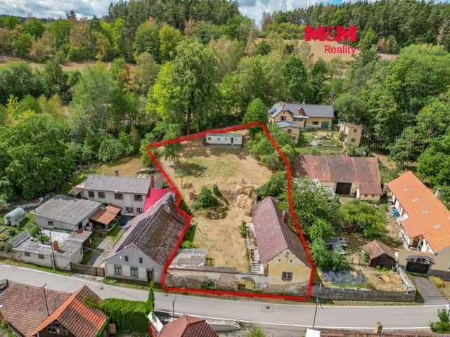 Prodej pozemku k bydlení, 1676 m, Strašice, Skůdra, Praha 5 – Škůdra