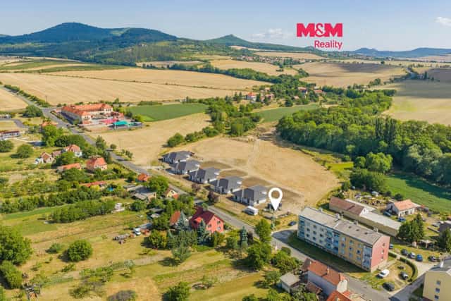 Prodej pozemku k bydlení, 1157 m, Třebívlice, Praha 8