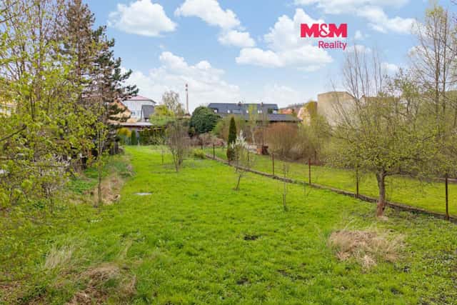 Prodej zahrady v Hostomicích, ul. Školní náměstí, Školní náměstí, Praha 8 – Kobylisy