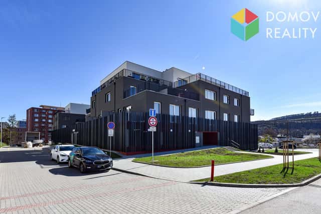 Nový byt o užitné ploše 48,2 m2 s velkým balkonem, sklepem a garážovým stáním, Nepilova, Beroun – Beroun-Město
