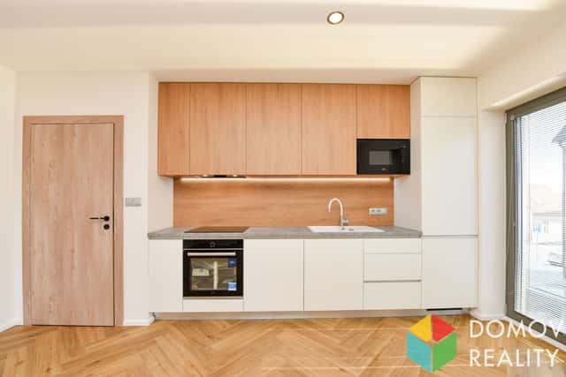 Moderní světlý byt 2+kk, Vorlova, Beroun – Beroun-Město