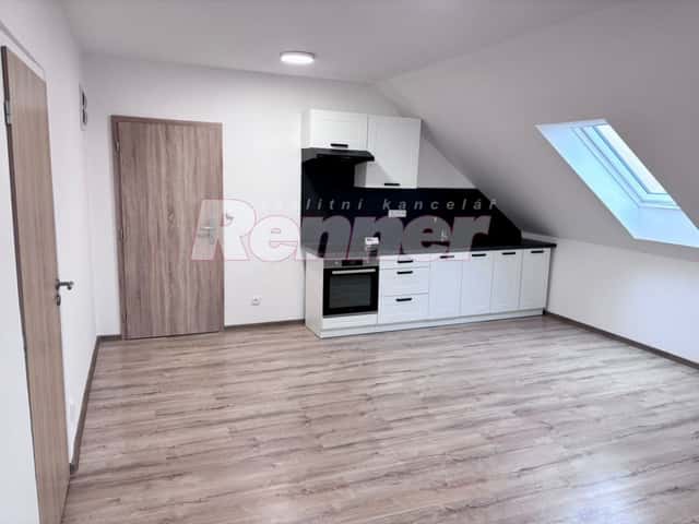 Pronájem, Byt 2+kk(50m2), 2.patro, po rekonstrukci., V Aleji, Chabařovice, okres Ústí nad Labem