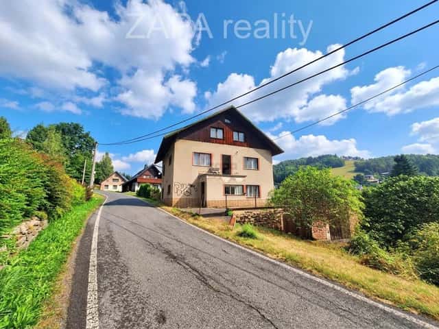 Prodej vícegeneračního domu 300m2 + sklepy+ 2x garáž, pozemek 750 m2 Zlatá Olešnice, Zlatá Olešnice, okres Jablonec nad Nisou