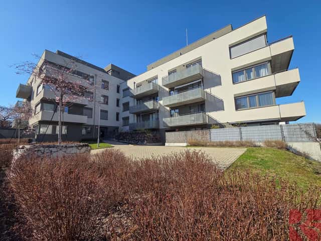 Pronájem novostavby 2kk 53m2, P4 Michle, ul. Hadovitá, terasa 20m2, sklep, garáž, Hadovitá, Praha 4 – Michle