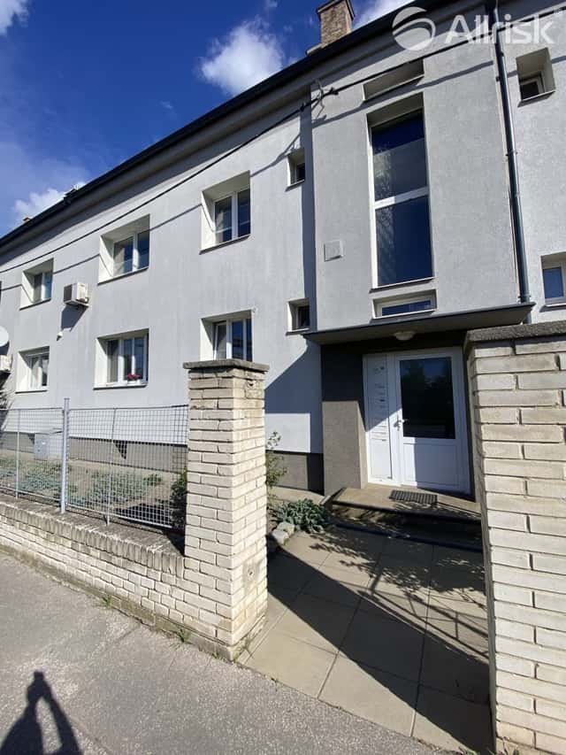 Pronájem bytu 1+kk s parkovacím místem v Hodoníně, Brněnská, Hodonín