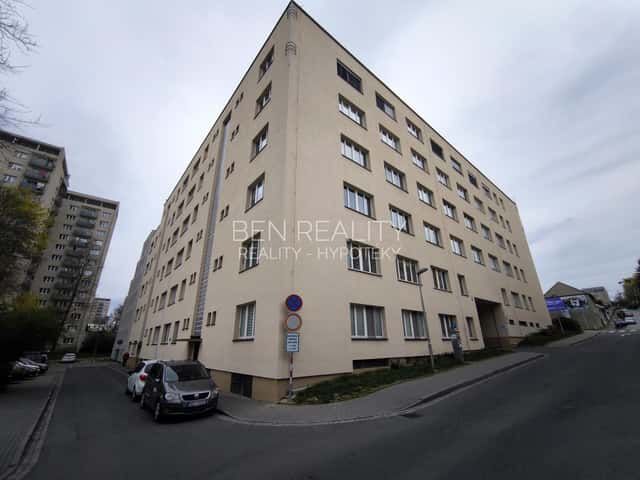 Pronájem - cihlový byt 1+kk 14m2 Zlín Lorencova (vedle ulice Kvítková) - centra města, Lorencova, Zlín