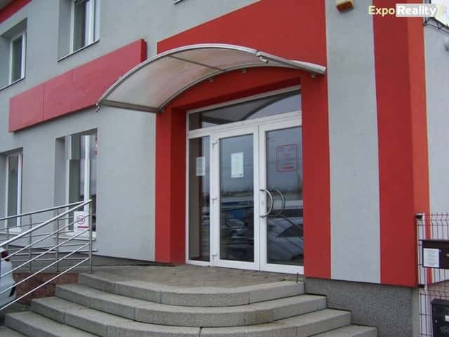Pronájem komerční prostory ve Zlíně 140 m2, 1.NP, lokalita Louky, třída Tomáše Bati, Zlín – Louky
