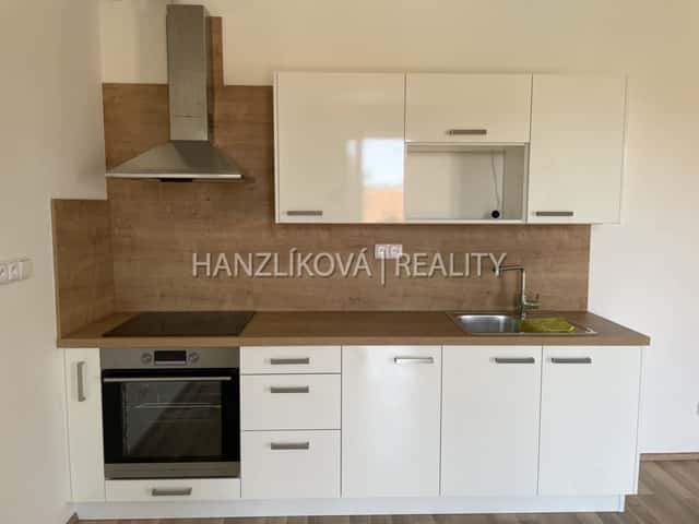 Pronájem novostavby bytu s terasou a parkovacím stáním, Bytový dům Suché Vrbné, Ledenická, České Budějovice – České Budějovice 5
