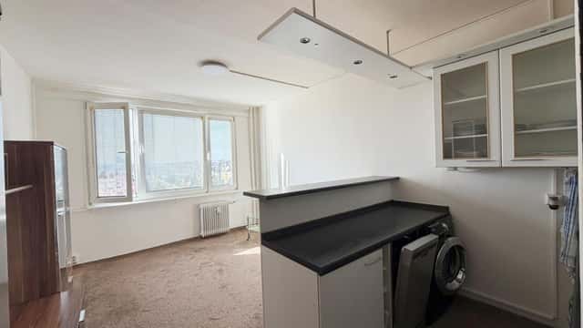 Pronájem, P-10, Malešice, 1+KK, 24,2 m2, 11.NP/14NP, panel, ihned volné, Počernická, Praha 10 – Malešice