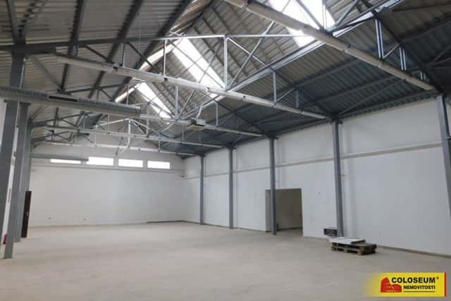 Znojmo - pronájem komerčního prostoru 400 m2 - komerce, Pražská, Znojmo