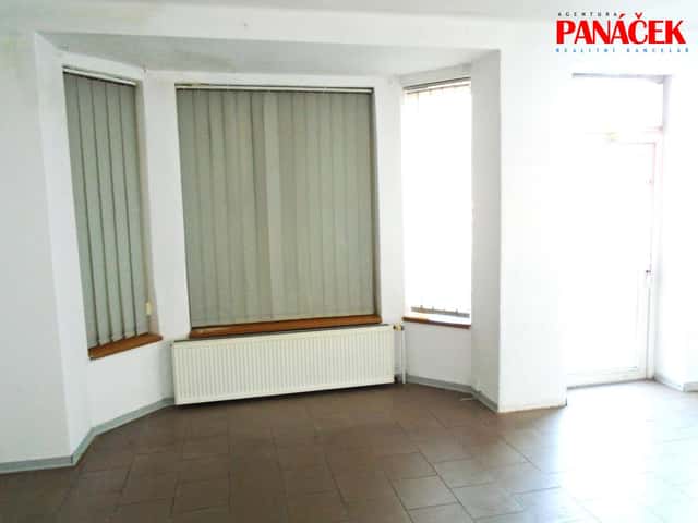 Pronájem obchodního prostoru 100 m² Zlín třída Tomáše Bati, třída Tomáše Bati, Zlín – Louky