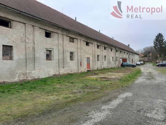 Výrobně-skladovací areál, 2.350 m2 užitné plochy, pozemek 4.493 m2, Nové Dvory, Masarykovo nám., Nové Dvory, okres Kutná Hora