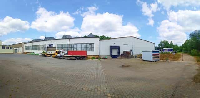 Prodej areálu (sklady) 2.150 m2, pozemek 8.242 m2. ZDICE, poblíž Exit D5., Zdice, okres Beroun