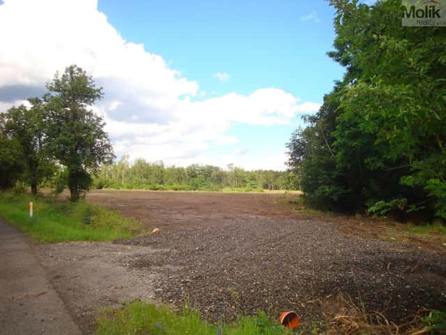 K prodeji stavební parcela 890 m2, v Obci Mariánské Radčice, Československé armády, Mariánské Radčice, okres Most