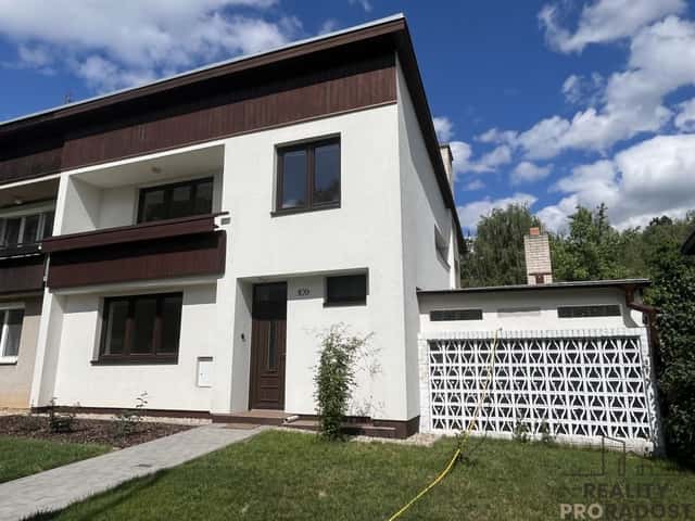 Prodej RD 5+kk se zahradou, garáží ve Velkém Karlově. ZLEVNĚNO 5 499 000,- Kč včetně provize RK., Velký Karlov, okres Znojmo
