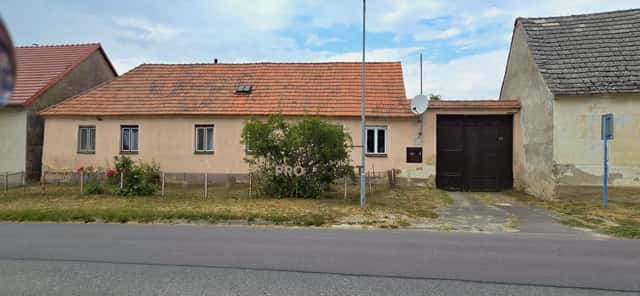 Prodej rodinného domu 3+1 ve Starém Petříně se zahradou., Starý Petřín, okres Znojmo