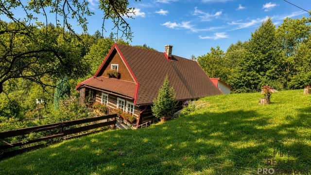 Kouzelná roubenka z roku 1888 uprostřed beskydské přírody. Místo, kde se zastavil čas., Bystřice, okres Frýdek-Místek