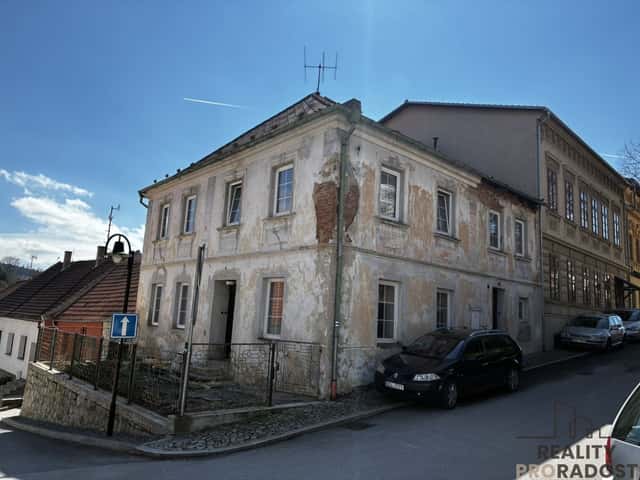 Dům s potenciálem na 3 byty uprostřed Benešova nad Černou, Benešov nad Černou, okres Český Krumlov