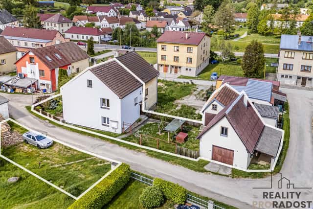 Rodinný dům 4+1 po revitalizaci s garáží a dílnou v Horní Pěně, Horní Pěna, okres Jindřichův Hradec