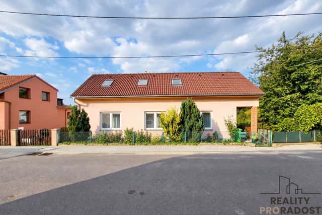 Prodej rodinného domu 4+1 se zahradou Hluboké Mašůvky, Hluboké Mašůvky, okres Znojmo