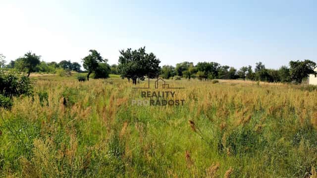 Prodej stavebního pozemku 2355 m2 v obci Lužice, lokalita Záhumenice, Lužice – Lužice u Hodonína, okres Hodonín