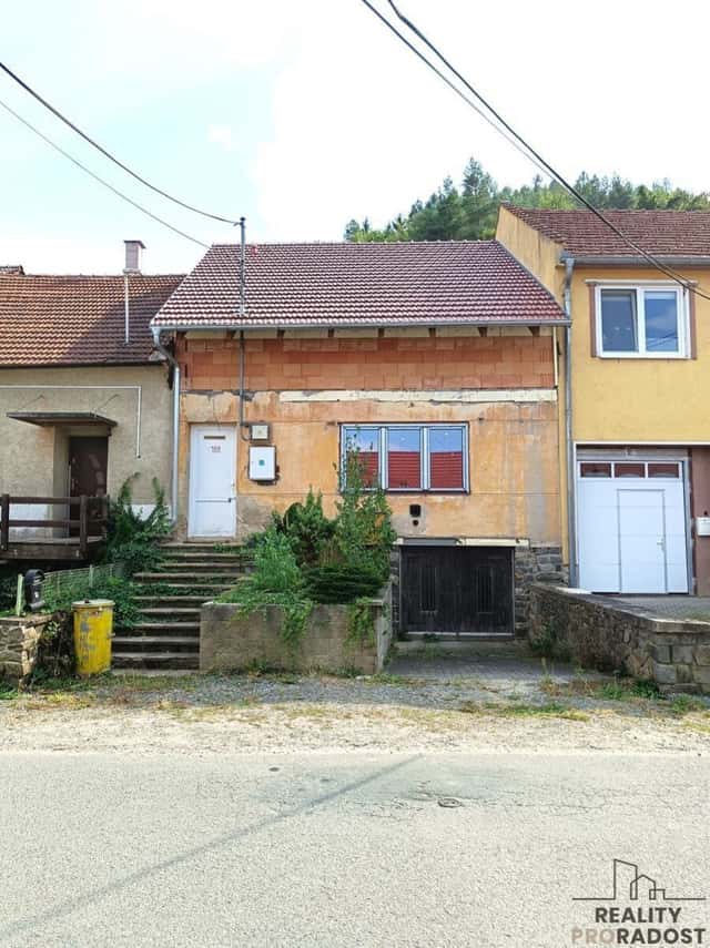 Řadový rodinný dům ve výstavbě - hrubá stavba - 4 + 1, Račice-Pístovice, pozemek 309 m2, Račice-Pístovice – Pístovice, okres Vyškov