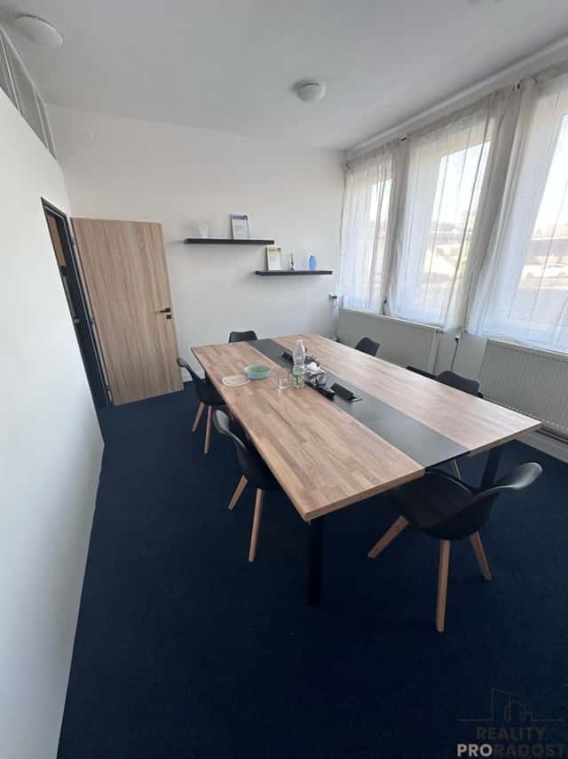 Pronájem skladových prostor - kanceláře 38m2 v centru Blanska - bývalý areál Adast Blansko, Blansko