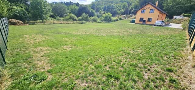 Prodej stavebního pozemku o výměře 900 m2 v obci Nelahozeves, ul. Pod Strání, Pod strání, Nelahozeves – Hleďsebe 1.díl, okres Mělník