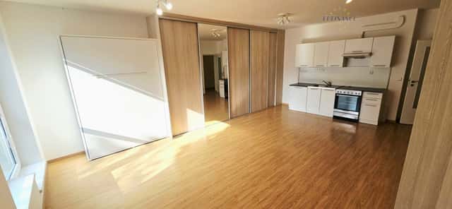 Prodej novostavby bytu 1+kk z roku 2013 v OV s lodžií a parkovacím stáním, 49 m2, Kralupy n. Vlt., L, Cesta brigádníků, Kralupy nad Vltavou – Lobeček, okres Mělník