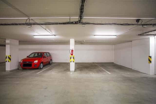Garážové stání, 13 m2, ul.Pod Školou, Košíře, Pod školou, Praha 5 – Košíře