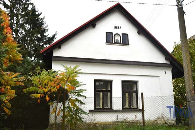 Písek u Chlumce nad Cidlinou - Rodinný dům s hospodářským zázemím a pozemky o výměře 6 015 m, Písek, okres Hradec Králové