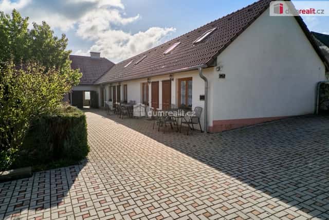 Prodej stylového apartmánového domu Mateřidouška v Chlumu u Třeboně bazén, sauna, 27 lůžek, výborná, Chelčického, Chlum u Třeboně, okres Jindřichův Hradec