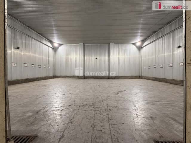 K pronájmu, skladovácí zateplená hala o podlahové ploše až 1.008 m2 v průmyslovém areálu, ul. Netoli, Netolická, Lhenice, okres Prachatice