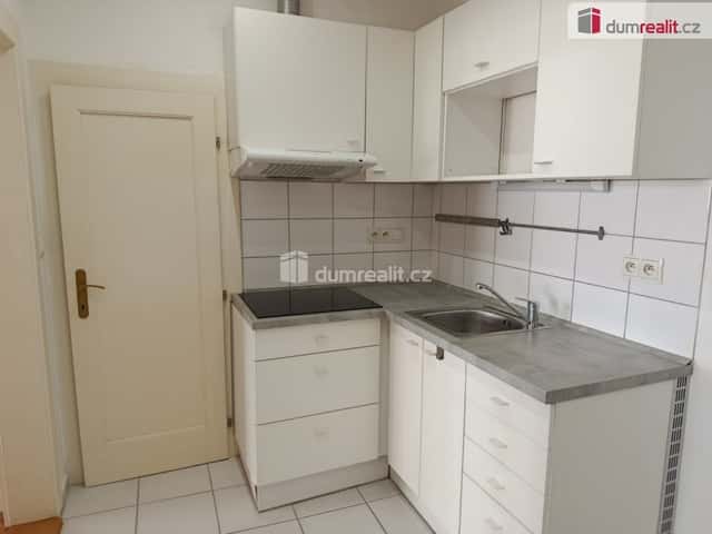 Velmi hezký byt 2+kk po rekonstrukci, Praha 10 - Strašnice, Za poštou, Praha 10 – Strašnice