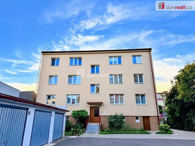 Pronájem vybaveného bytu 3+1 s balkonem, Uherské Hradiště, Mojmírova, Uherské Hradiště