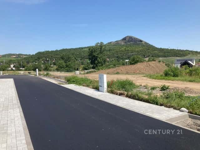 Krásný stavební pozemek 1098 m2, Píšťany u Lovosic, Píšťany, okres Litoměřice