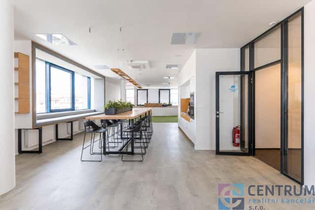 Pronájem kancelářského patra 584 m², Praha 7 Holešovice, U Pergamenky, Praha 7 – Holešovice