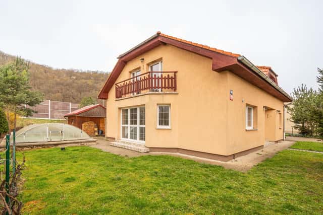 Útulný dvojgenerační dům ve Velké Chuchli, Starolázeňská, Praha 5 – Velká Chuchle