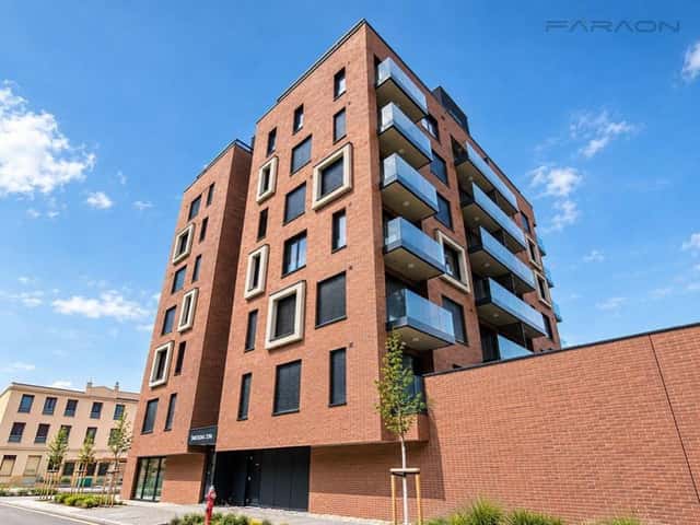 Pronájem nového bytu 2+kk, 55 m2 s balkonem + sklepem v novostavbě projektu Rezidence Blízká, ulice, Švarcova, Praha 8 – Karlín