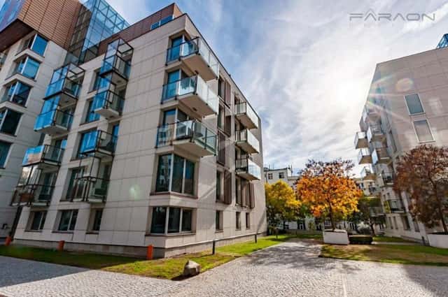 Pronájem nadstandardně vybaveného bytu 2+kk (89 m),3 BALKONY, KLIMATIZACE, GARÁŽOVÉ STÁNÍ, KORUNNÍ D, Korunní, Praha 2 – Vinohrady