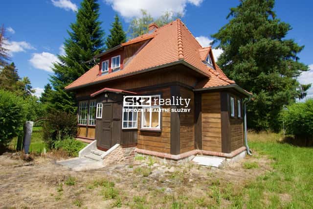 Rodinný dům 3+1 s garáží a zahradou Staré Křečany, okr. Děčín, Staré Křečany, okres Děčín