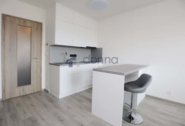 1+kk, 33m2 + balkon 6,8m2, Praha 4 - Háje, Výstavní ulice, garážové stání, sklep, Výstavní, Praha 4 – Háje