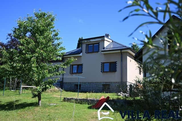 Prodej rodinného domu s pozemkem o celkové výměře 949 m2, Kamenný Přívoz, Praha - západ, Kamenný Přívoz, okres Praha-západ