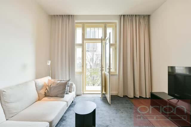Pronájem zařízeného klimatizovaného bytu s balkonem: Praha 2 - Vinohrady, Laubova, Laubova, Praha 3 – Vinohrady