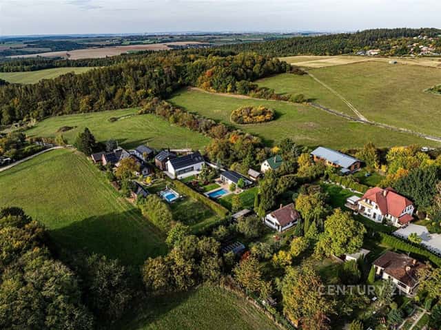 Stavební pozemek 1 372 m pro rodinný dům Jílové u Prahy, klidná poloha u přírody, Jílové u Prahy, okres Praha-západ