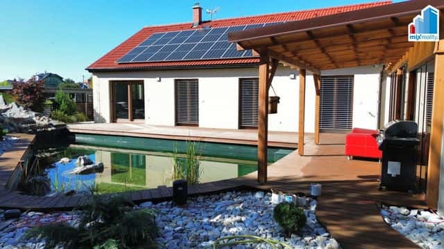 Kompletně vybavený moderní bungalov 4+kk | wellness, koupací jezírko, FVE | Kamenný Újezd u Nýřan, Nýřany – Kamenný Újezd, okres Plzeň-sever