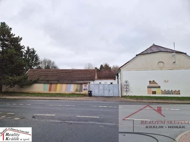 Pronájem obchodního prostoru s uzavíratelným dvorem 1000m2 v Čáslavi, Na Bělišti, Čáslav – Čáslav-Nové Město, okres Kutná Hora