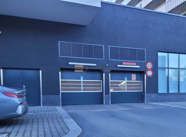 Pronájem parkovacího stání, Zvěřinova, Praha 3 - Strašnice, Zvěřinova, Praha 3 – Strašnice