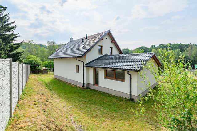 Prodej rodinného domu před dokončením s velkým pozemkem 1 470 m² Stráž nad, Stráž nad Nisou, okres Liberec