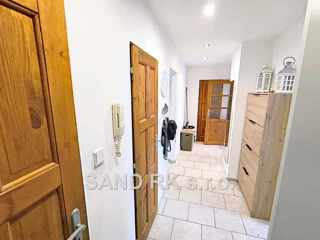Komplet. zrekonstruovaný zděný byt 3+1 přímo na hranicích, Všeruby, okres Domažlice